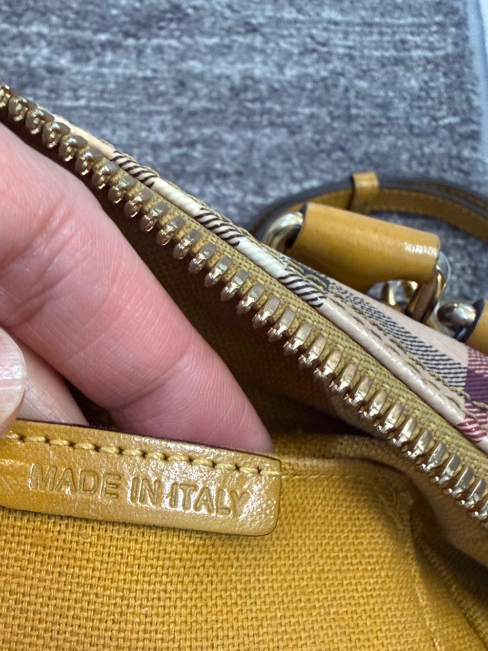 Burberry Mustard Yellow Check Satchel Bag Authentic in very good condition - Picture 9 of 15